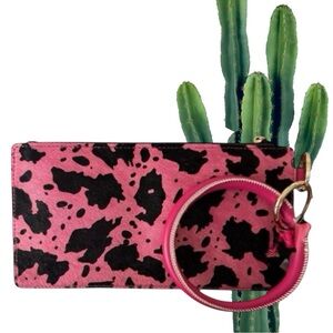 Tell Your Tale Wristlet Wrist Bracelet Keychain
Key Ring Bangle Wallet Purse NWT